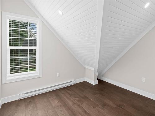 985 Dogwood Rd, North Saanich, BC - Indoor Photo Showing Other Room