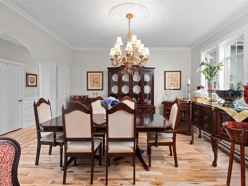985 Dogwood Rd, North Saanich, BC - Indoor Photo Showing Dining Room