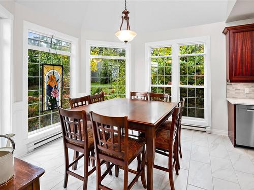 985 Dogwood Rd, North Saanich, BC - Indoor Photo Showing Dining Room