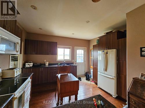 1648 North Big Island Road, Prince Edward County, ON - Indoor Photo Showing Kitchen