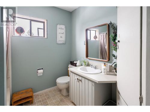170 Mugford Road, Kelowna, BC - Indoor Photo Showing Bathroom