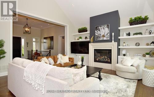 111 Cawkers Cove Rd, Scugog, ON - Indoor Photo Showing Living Room With Fireplace