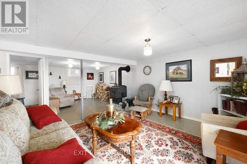 471 Wellmans Road, Stirling-Rawdon, ON - Indoor Photo Showing Living Room