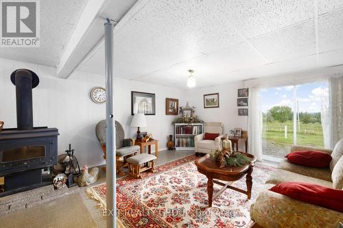 471 Wellmans Rd, Stirling-Rawdon, ON - Indoor Photo Showing Living Room