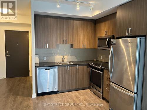 266 - 60 Ann O'Reilly Road, Toronto, ON - Indoor Photo Showing Kitchen With Stainless Steel Kitchen