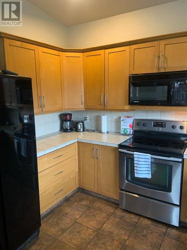 3830 Casorso Road, Kelowna, BC - Indoor Photo Showing Kitchen