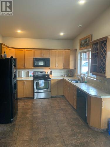 3830 Casorso Road, Kelowna, BC - Indoor Photo Showing Kitchen With Double Sink