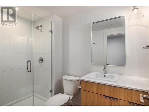 604 Cawston Avenue Unit# 608, Kelowna, BC - Indoor Photo Showing Bathroom