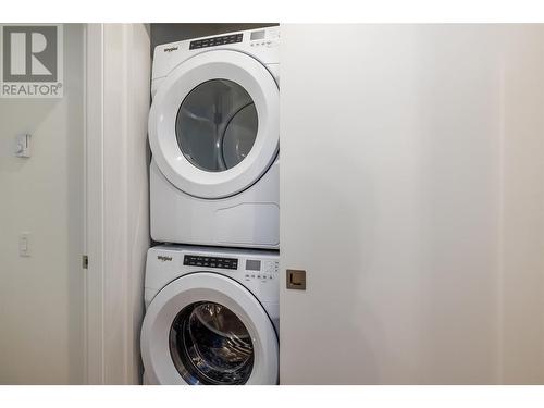 604 Cawston Avenue Unit# 608, Kelowna, BC - Indoor Photo Showing Laundry Room