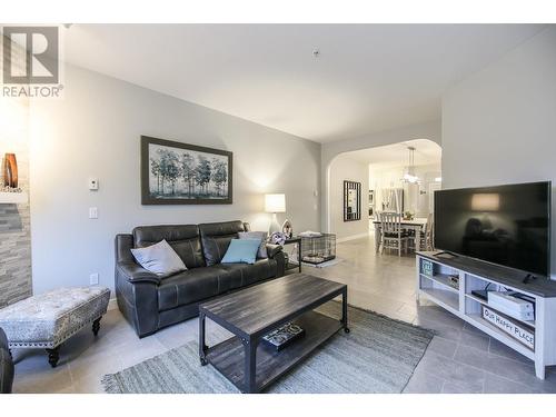 104-15 Solana Key Crt Court, Osoyoos, BC - Indoor Photo Showing Living Room