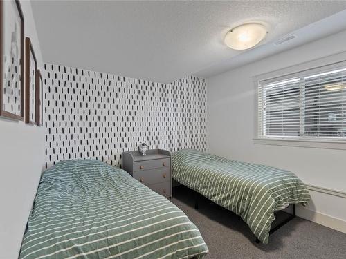 225 Kicking Horse Place, Vernon, BC - Indoor Photo Showing Bedroom
