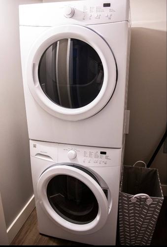 225 Kicking Horse Place, Vernon, BC - Indoor Photo Showing Laundry Room