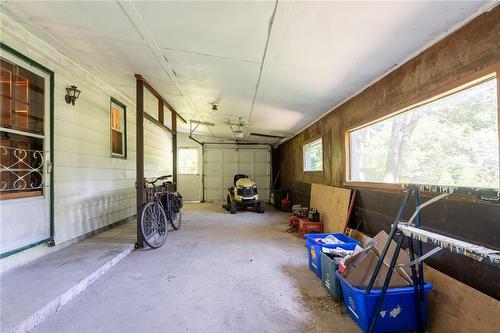 530 10Th Concession Road E, Flamborough, ON - Indoor Photo Showing Garage