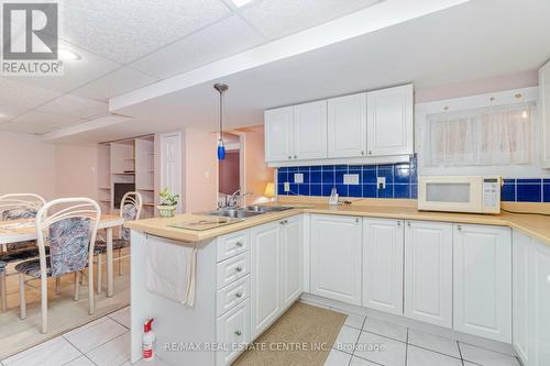 6 Twin Willow Cres N, Brampton, ON - Indoor Photo Showing Kitchen With Double Sink