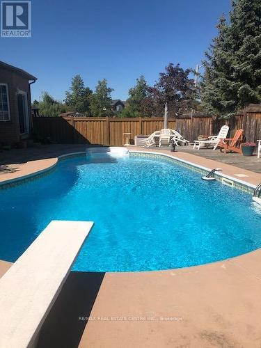 6 Twin Willow Cres N, Brampton, ON - Outdoor With In Ground Pool With Backyard