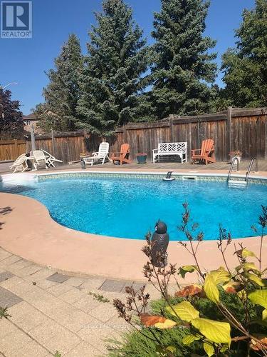 6 Twin Willow Cres N, Brampton, ON - Outdoor With In Ground Pool With Backyard