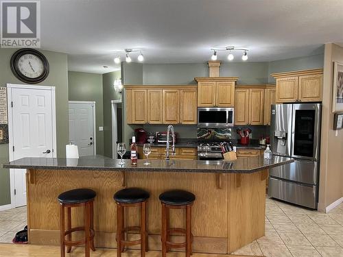 2 6550 Old Alaska Highway, Fort Nelson, BC - Indoor Photo Showing Kitchen