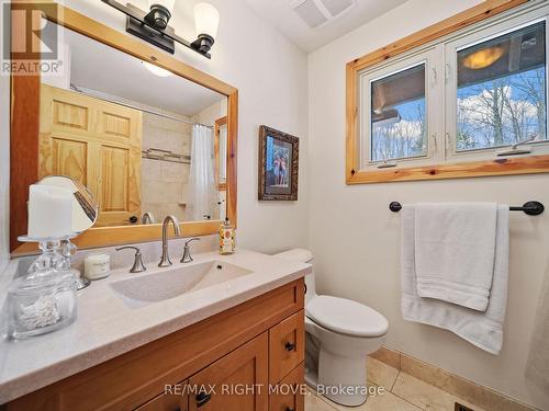 983 Bass Lake Sdrd E, Oro-Medonte, ON - Indoor Photo Showing Bathroom