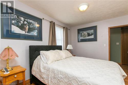 150 Sir Johns Crescent, Georgian Bluffs, ON - Indoor Photo Showing Bedroom