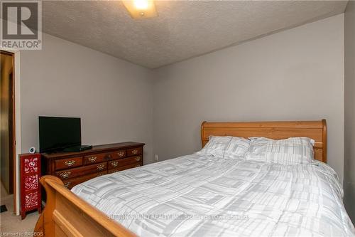 150 Sir Johns Crescent, Georgian Bluffs, ON - Indoor Photo Showing Bedroom