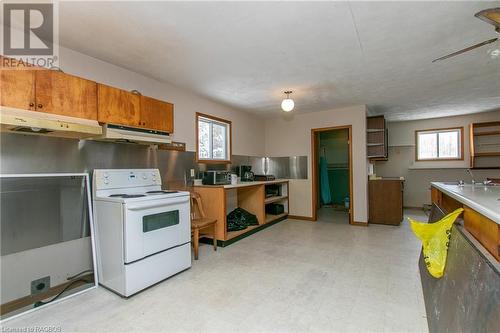 150 Sir Johns Crescent Highway, Shallow Lake, ON - Indoor Photo Showing Kitchen