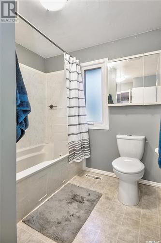 631 Buchanan Drive, Prince Albert, SK - Indoor Photo Showing Bathroom