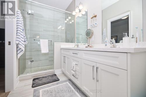 3544 Canfield Cres, Fort Erie, ON - Indoor Photo Showing Bathroom