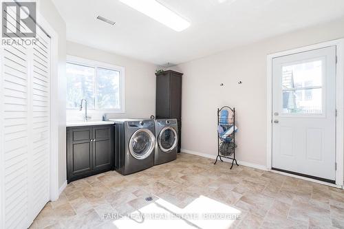 425 Dale Dr, Orillia, ON - Indoor Photo Showing Laundry Room
