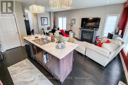 3 Starling Dr, Hamilton, ON - Indoor Photo Showing Living Room With Fireplace