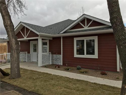 1323 8Th Street, Brandon, MB - Outdoor