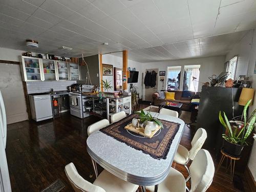 565 Wallinger Avenue, Kimberley, BC - Indoor Photo Showing Dining Room