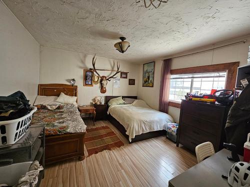 565 Wallinger Avenue, Kimberley, BC - Indoor Photo Showing Bedroom