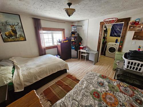 565 Wallinger Avenue, Kimberley, BC - Indoor Photo Showing Bedroom