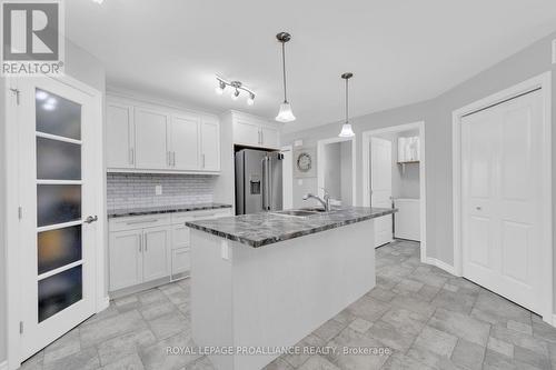 65 Deacon Pl, Belleville, ON - Indoor Photo Showing Kitchen With Upgraded Kitchen