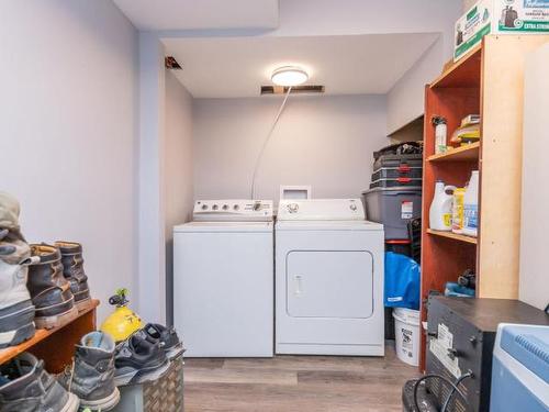 1297 Creston Place, Kamloops, BC - Indoor Photo Showing Laundry Room