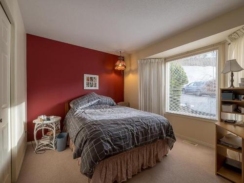 3-2022 Pacific Way, Kamloops, BC - Indoor Photo Showing Bedroom