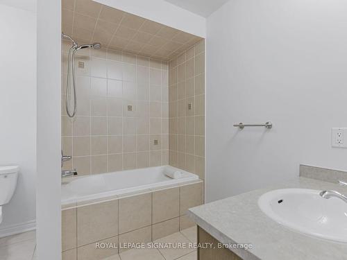 36 Philips View Cres, Richmond Hill, ON - Indoor Photo Showing Bathroom