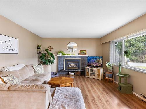 271 Stanford Ave West, Parksville, BC - Indoor Photo Showing Living Room With Fireplace