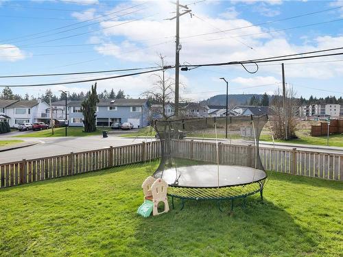 271 Stanford Ave West, Parksville, BC - Outdoor
