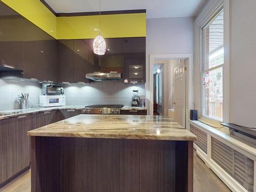Cuisine - 231 Av. Clarke, Westmount, QC - Indoor Photo Showing Kitchen With Upgraded Kitchen