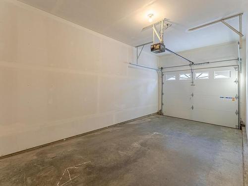 22-1920 Hugh Allan Drive, Kamloops, BC - Indoor Photo Showing Garage