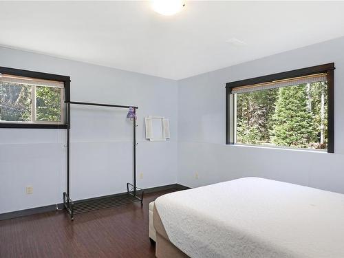 10575 Clayoquot Rd, Port Alberni, BC - Indoor Photo Showing Bedroom