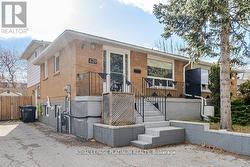 430 GINGER DWNS  Mississauga, ON L5A 3A7