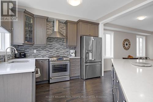 50 Drew Brown Blvd, Orangeville, ON - Indoor Photo Showing Kitchen With Upgraded Kitchen