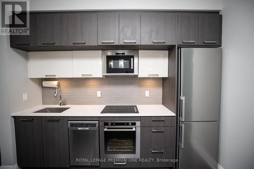 #222 -4800 Highway 7 Rd, Vaughan, ON - Indoor Photo Showing Kitchen With Stainless Steel Kitchen