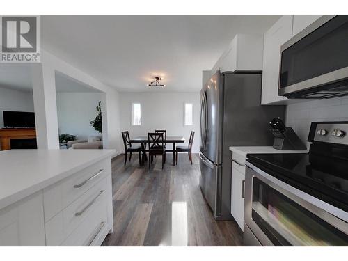 6785 Hillside Drive, Sparwood, BC - Indoor Photo Showing Kitchen