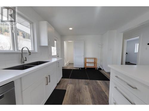 6785 Hillside Drive, Sparwood, BC - Indoor Photo Showing Kitchen With Double Sink