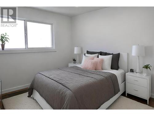 6785 Hillside Drive, Sparwood, BC - Indoor Photo Showing Bedroom