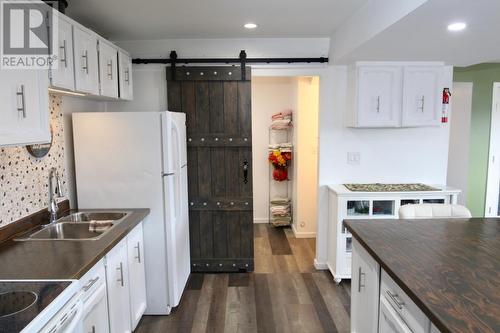 6785 Hillside Drive, Sparwood, BC - Indoor Photo Showing Kitchen With Double Sink