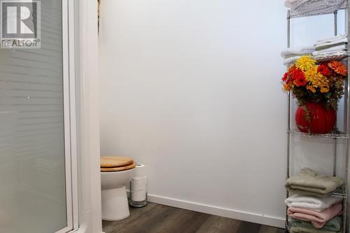 6785 Hillside Drive, Sparwood, BC - Indoor Photo Showing Bathroom